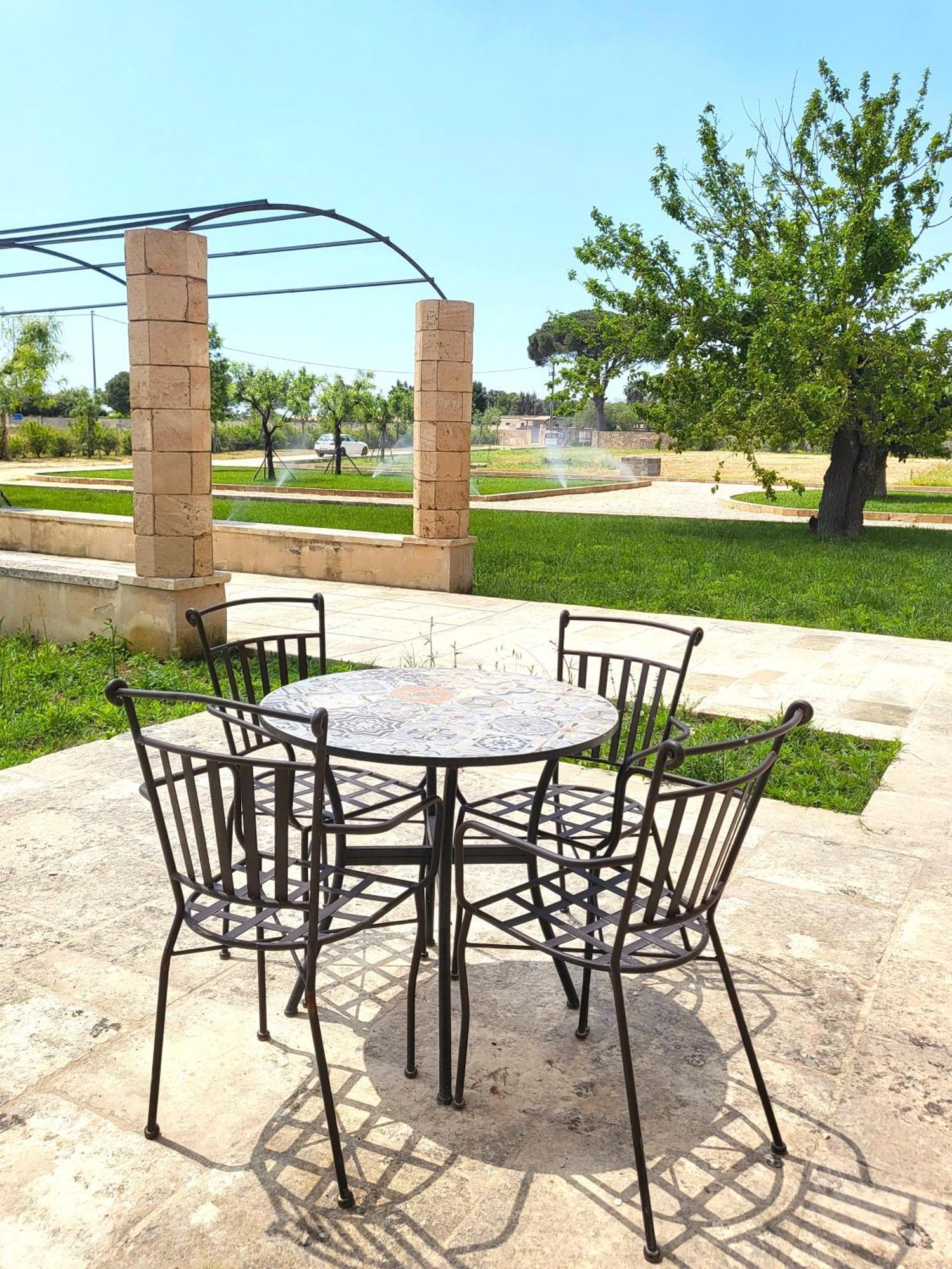 Casina Fontana Bed & Breakfast Лече Екстериор снимка